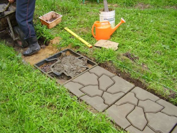 Изготовление формы для тротуарной плитки самому: это реально