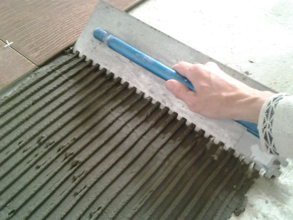 Правильный выбор клея для укладки керамогранита: популярные марки, сравнение, характеристики