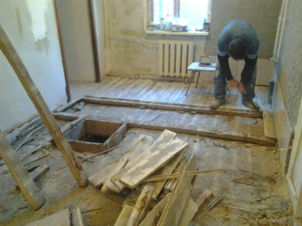 Как качественно выровнять пол под укладку плитки