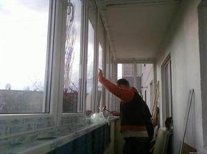 Как выполнить остекление балкона пластиковыми окнами