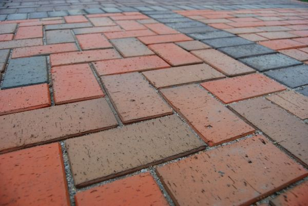 Разновидности тротуарной плитки и их применение Разновидности тротуарной плитки и их применение