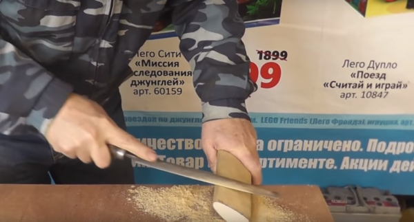 Как правильно насадить топор на топорище намертво и навсегда