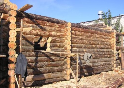 Бревенчатый сруб для дома: способы укладки и преимущества