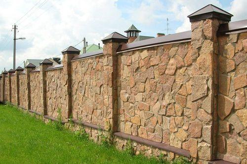 Забор &ndash; защита и украшение загородного дома