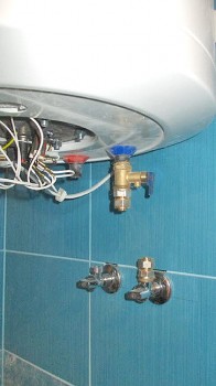 Установка водонагревателя своими руками Установка водонагревателя своими руками